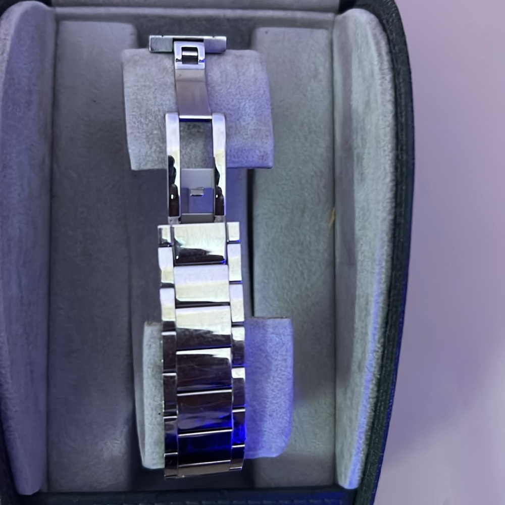Ladies movado watch😍 - Picture 5 of 5